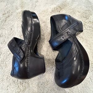 Dansko black leather shoes size 36 which is US 6, new without tags,